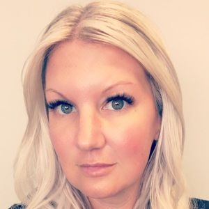 Meet your Posher, Dana